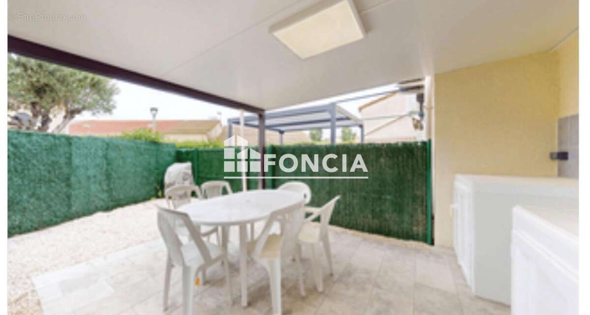 Superbe pavillon climatisé avec deux terrasses et cuisine d’été, vendu meublé dans une résidence avec piscine – idéal résidence  - photo 4