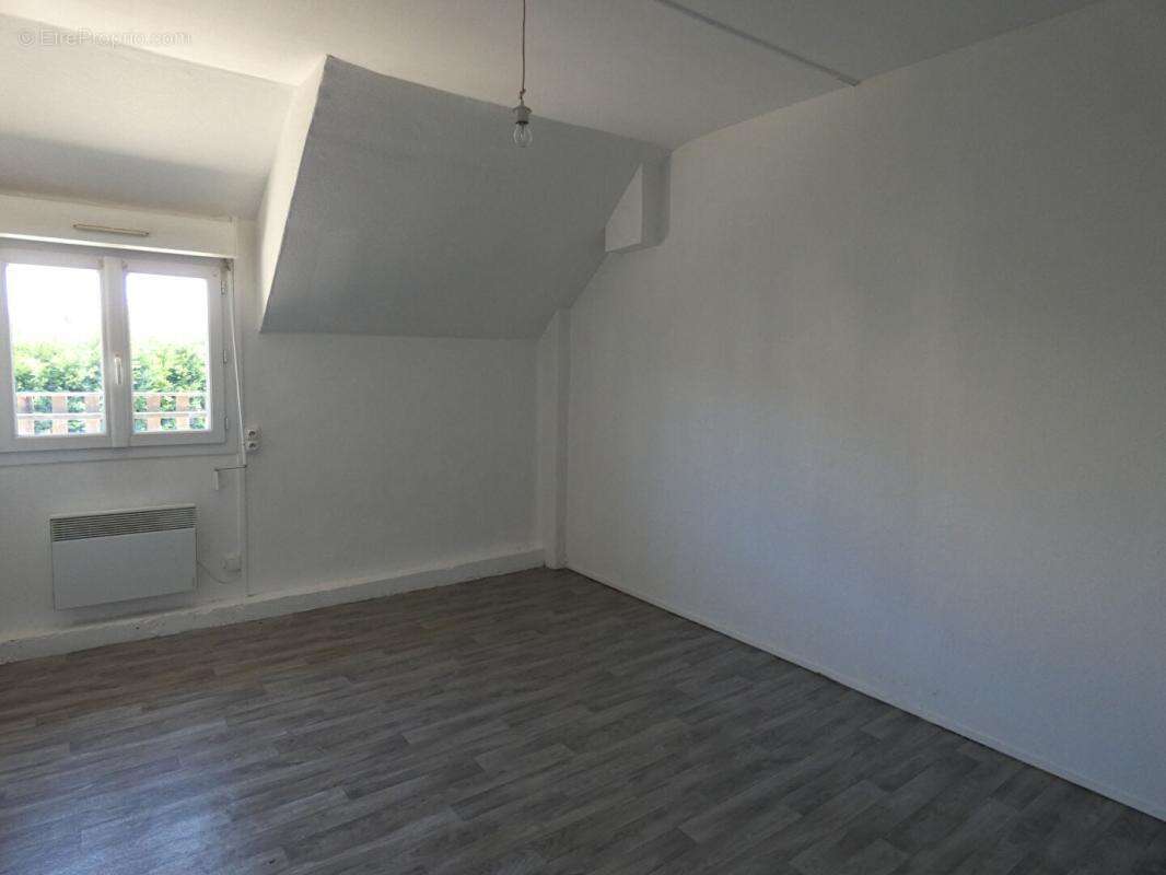 Appartement à IVRY-LA-BATAILLE