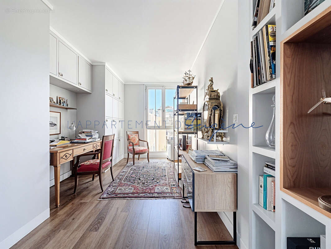 Appartement à PARIS-17E