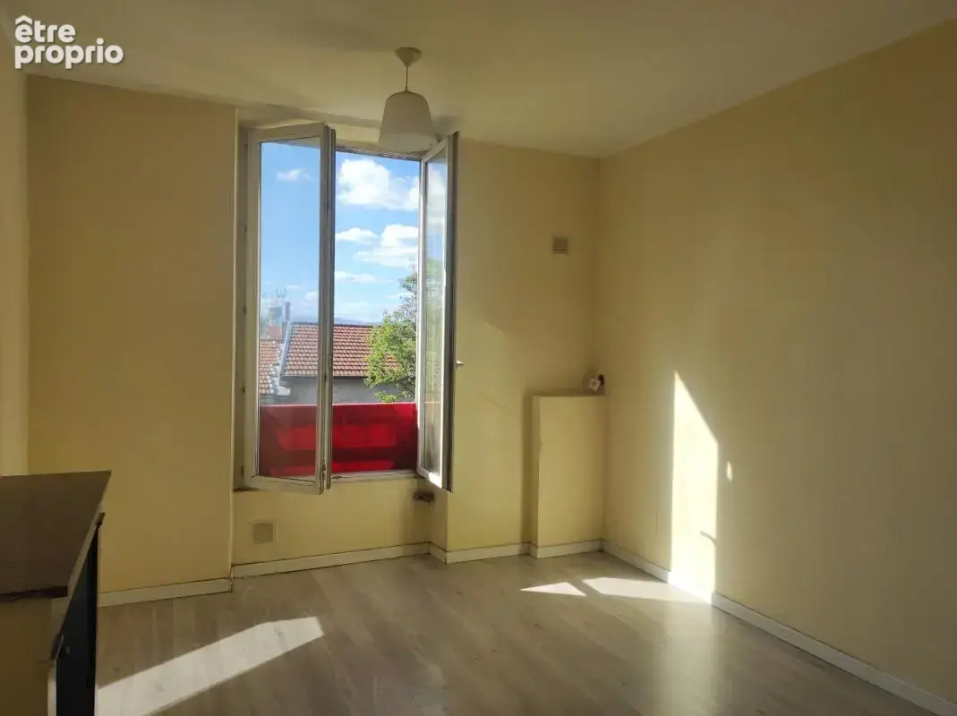 Appartement À Vendre Type 2 - photo 2