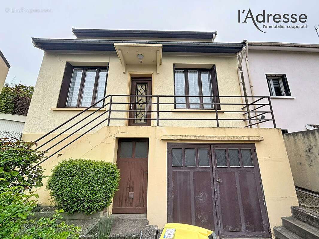 Maison à SURESNES