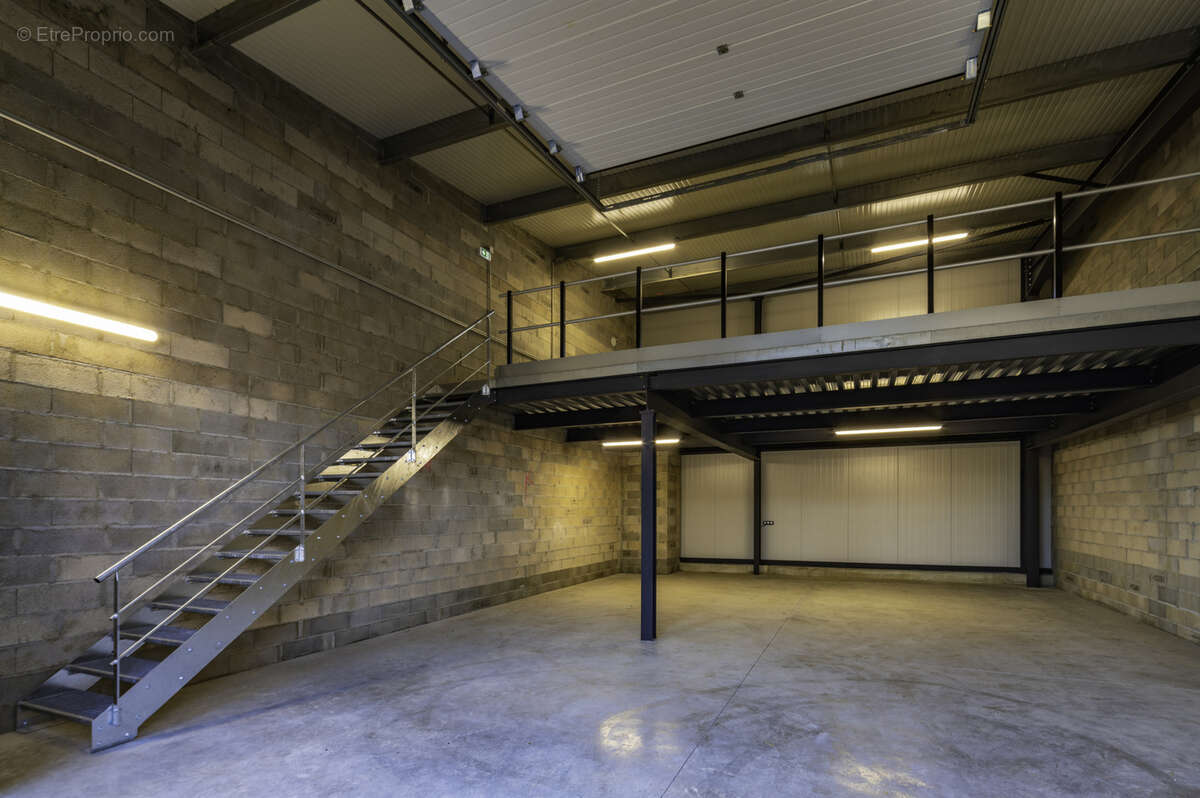 Commerce à POMPERTUZAT