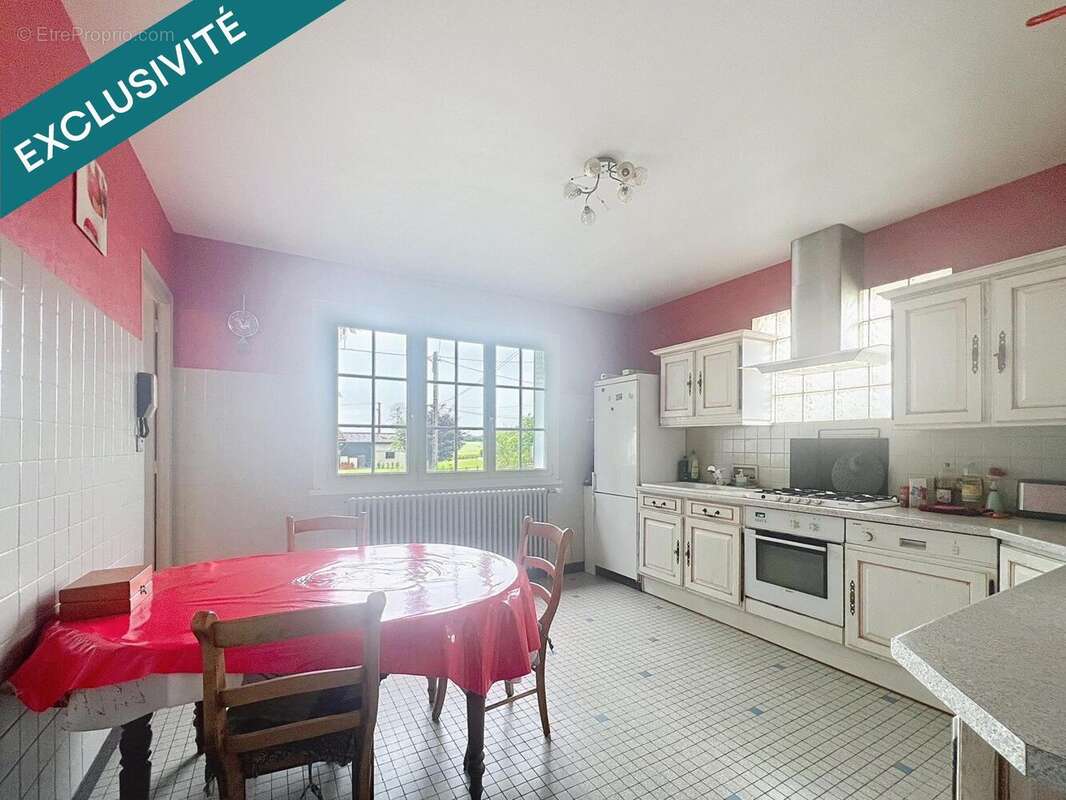 Photo 2 - Maison à ESSERTENNE-ET-CECEY