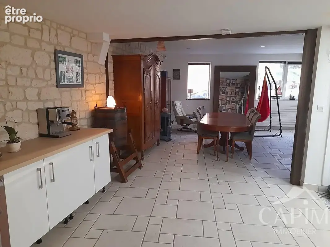 Maison Fougeres  4 Ch. -  + 4 Studios loués - photo 4
