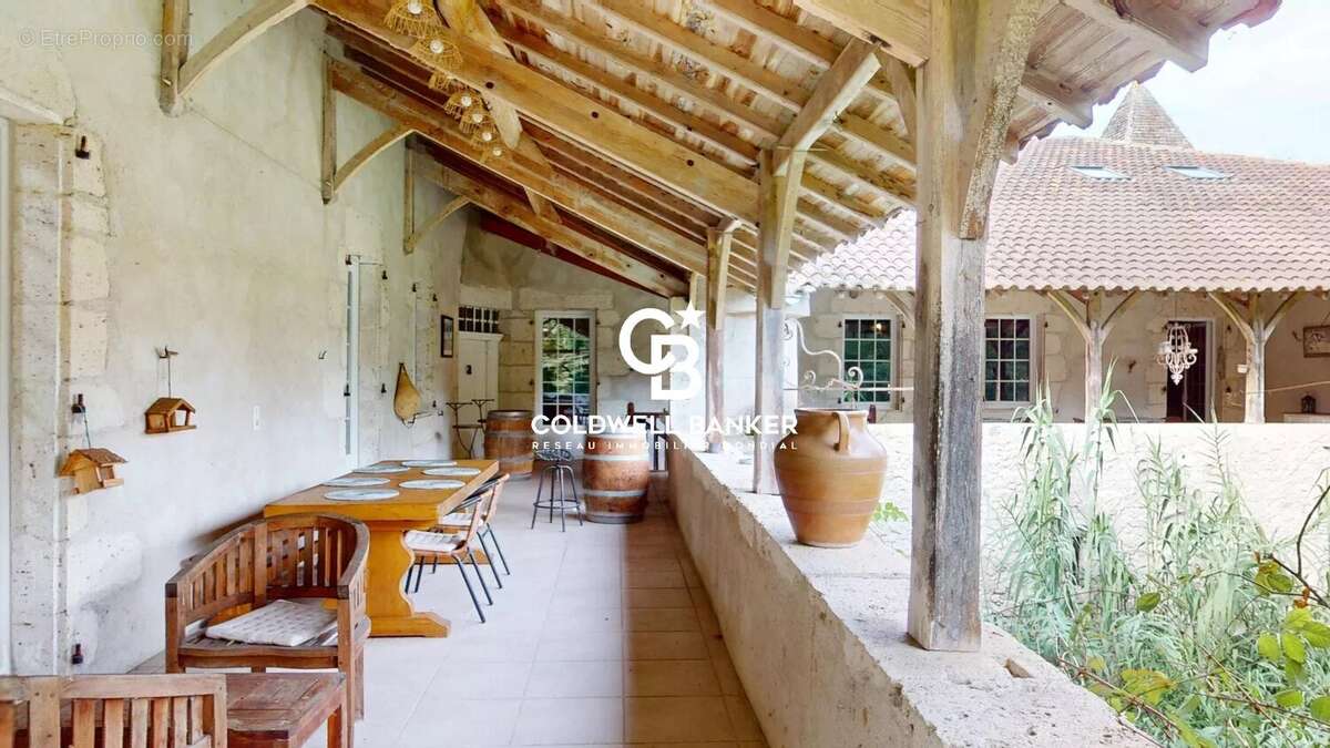 Maison à MONTESQUIEU