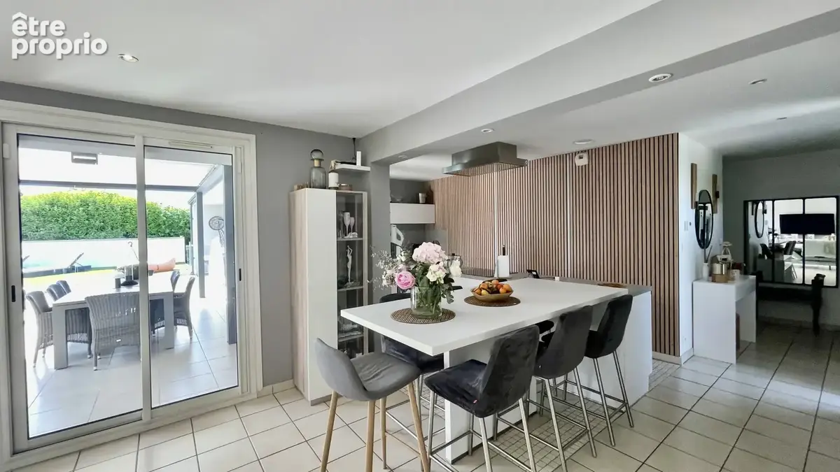 Superbe Villa familiale avec piscine, jardin paysagé et terrain de pétanque / visite virtuelle. - photo 11