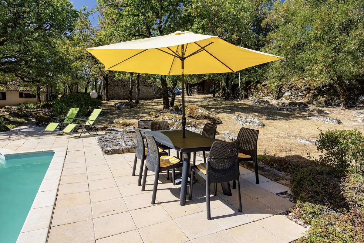 Secteur Causses du Quercy: charmante maison en pierre avec piscine et 2 granges - photo 18