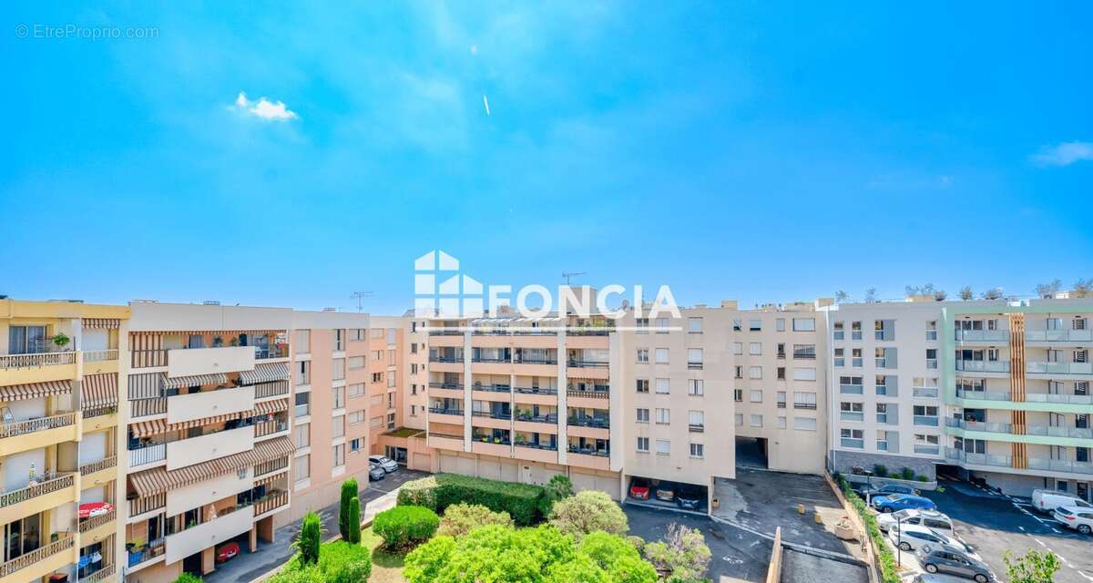 Appartement à SAINT-LAURENT-DU-VAR