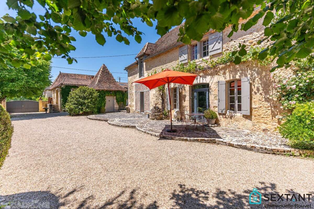 Maison à QUEYSSAC