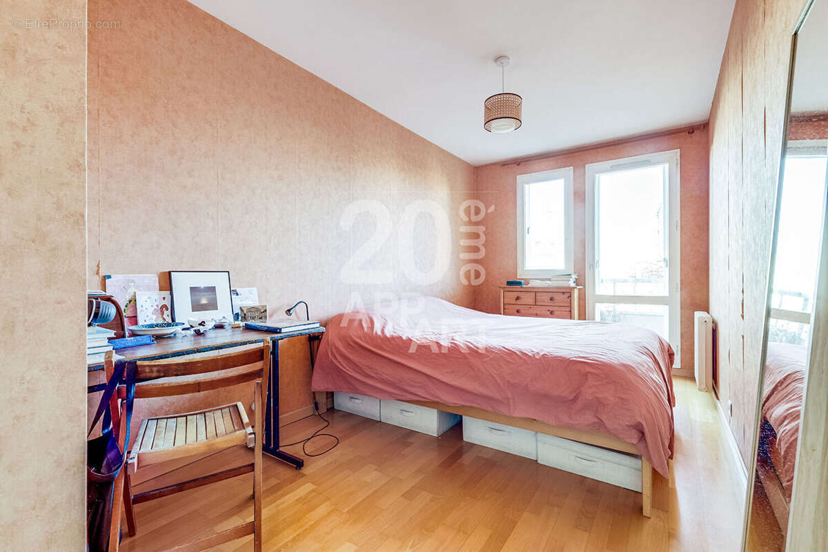 Appartement à PARIS-19E