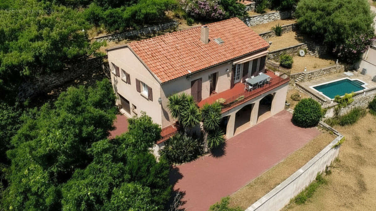Miomo - Propriété de caractère avec vue mer, piscine et fort potentiel - photo 3