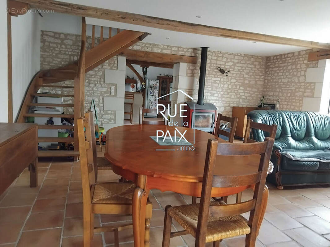 Maison à NUEIL-SOUS-FAYE