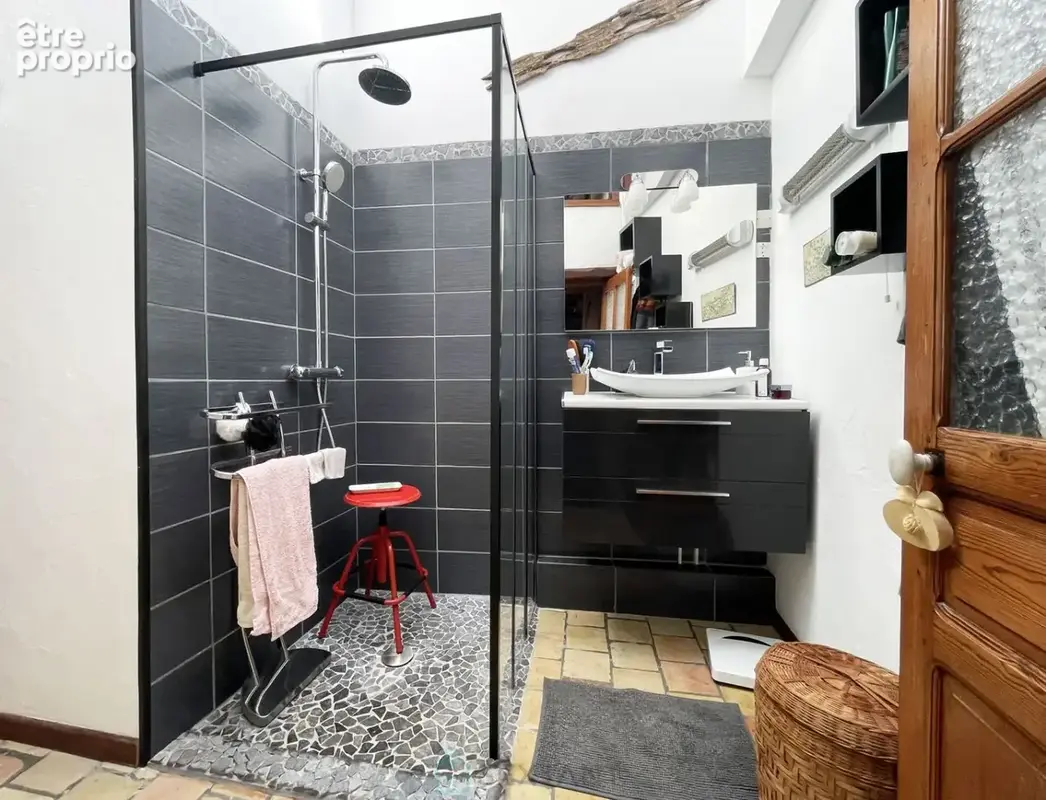 Jolie maison de village avec un jardin de 810 m² + 1 390 m² de bois - photo 12