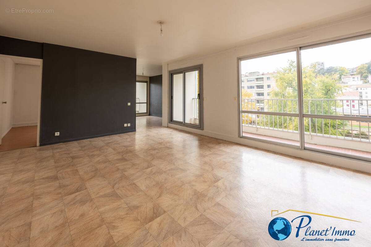 Appartement à SAINT-ETIENNE