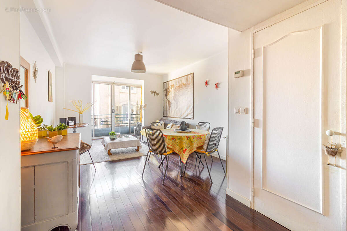 Appartement à MARSEILLE-7E