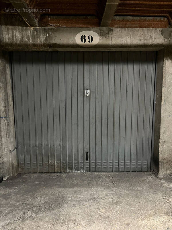 Parking à PARIS-14E