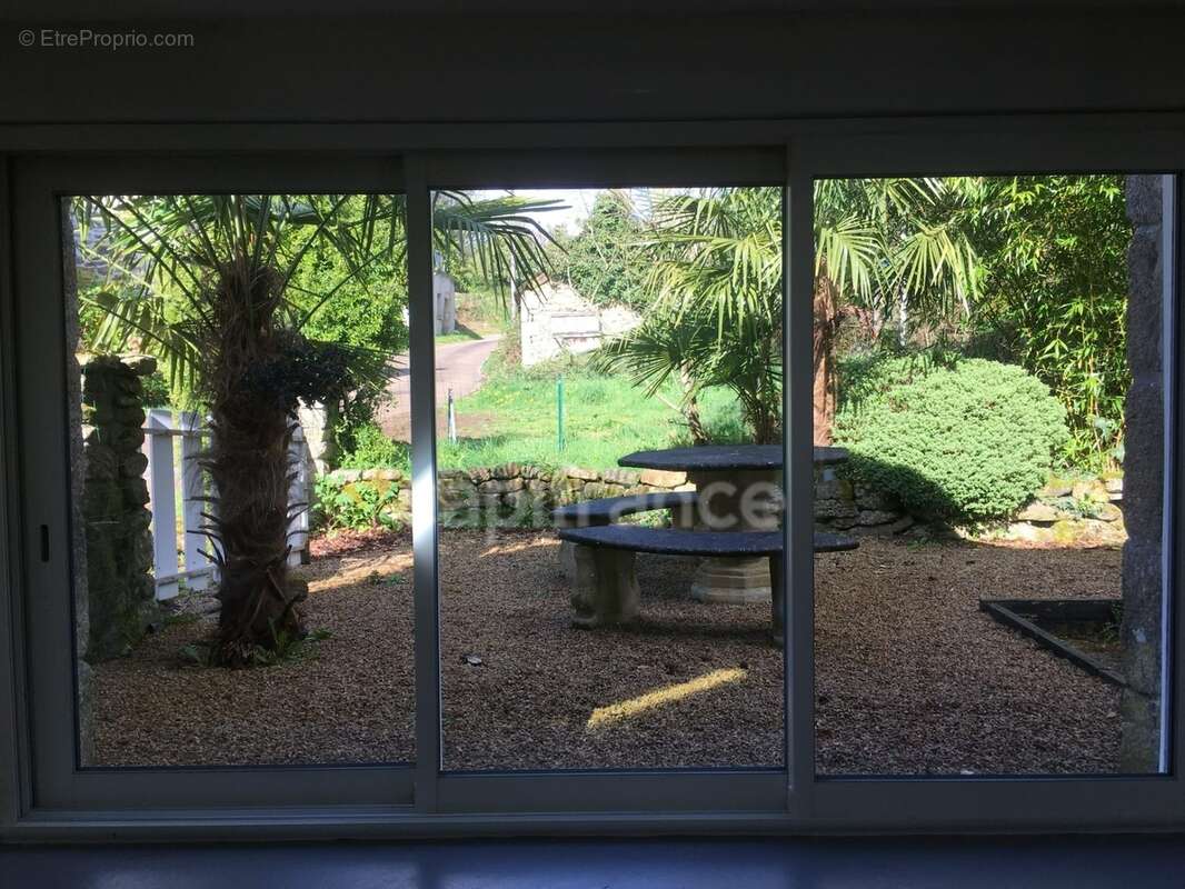 Maison en pierre avec plus d’un hectare de terrain – Berrien - photo 11
