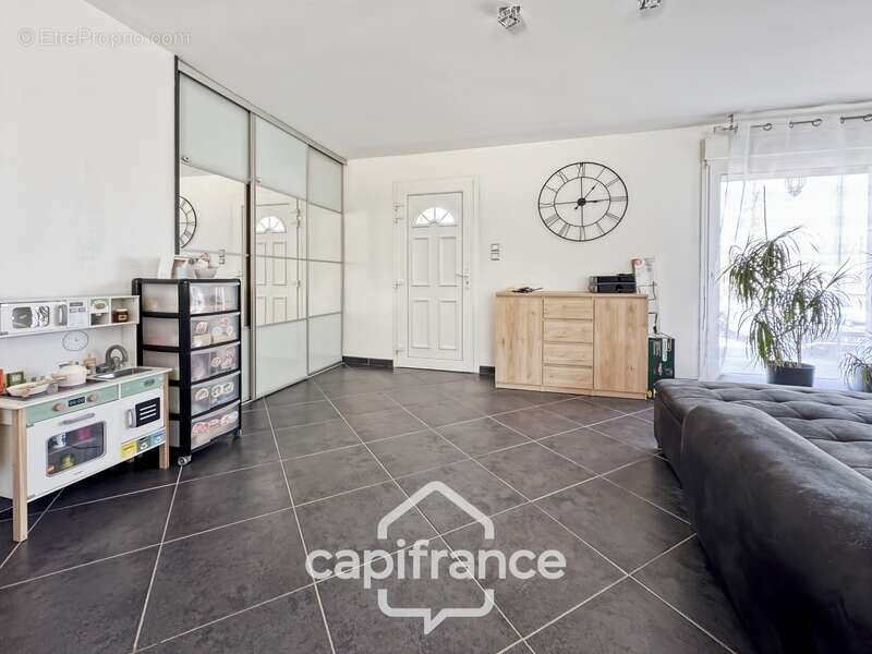 Maison à OUROUX-SUR-SAONE