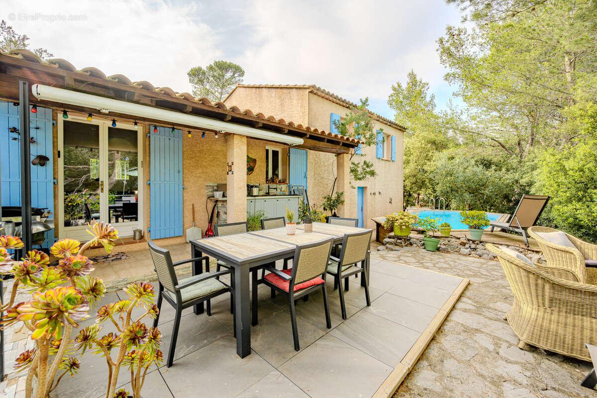 Maison à MEOUNES-LES-MONTRIEUX