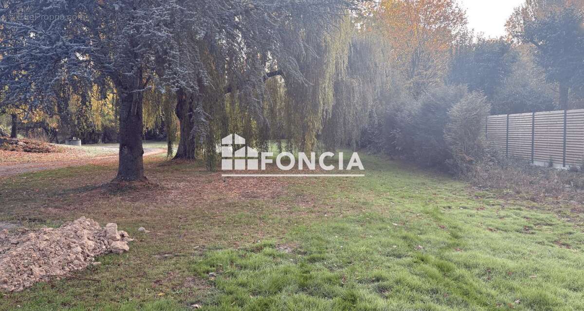 Terrain à JUIGNE-SUR-LOIRE