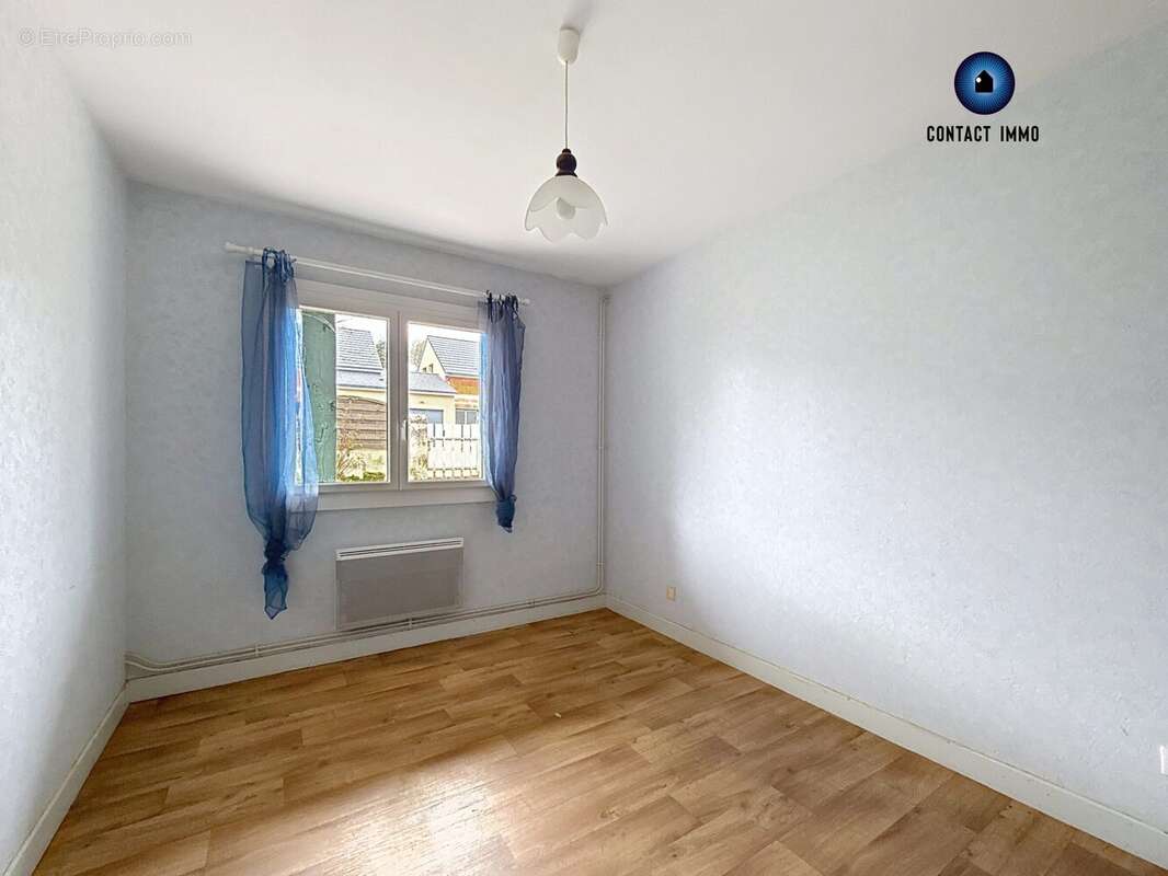 Maison à SAINT-PANTALEON-DE-LARCHE