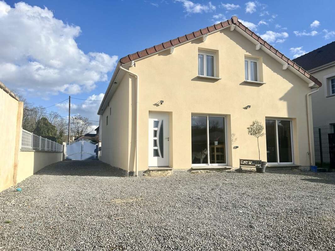 Maison à LESCHES