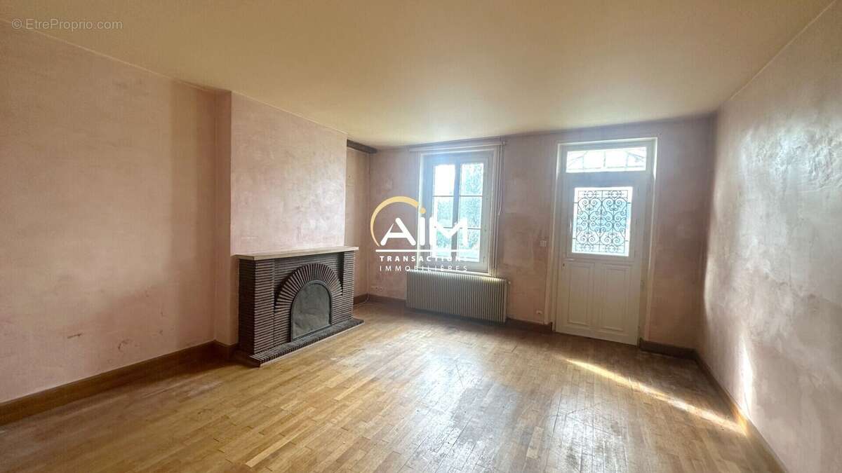 Maison à NAZELLES-NEGRON