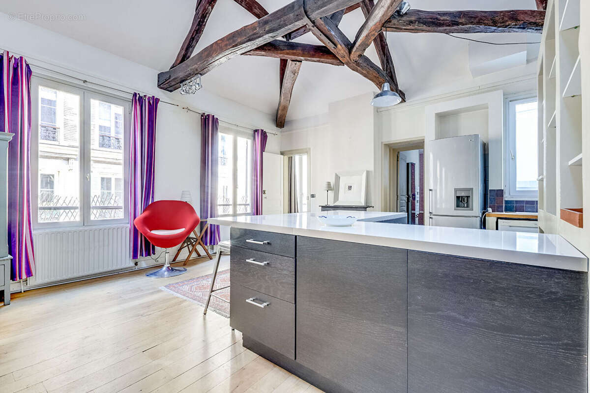 Appartement à PARIS-17E