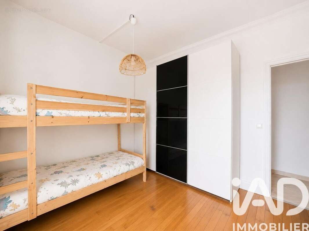 Photo 2 - Appartement à COURBEVOIE