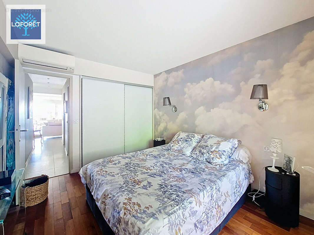 Appartement à VALLAURIS