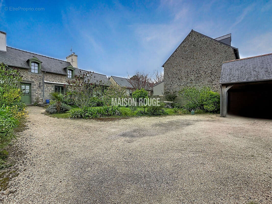 Maison à DOL-DE-BRETAGNE