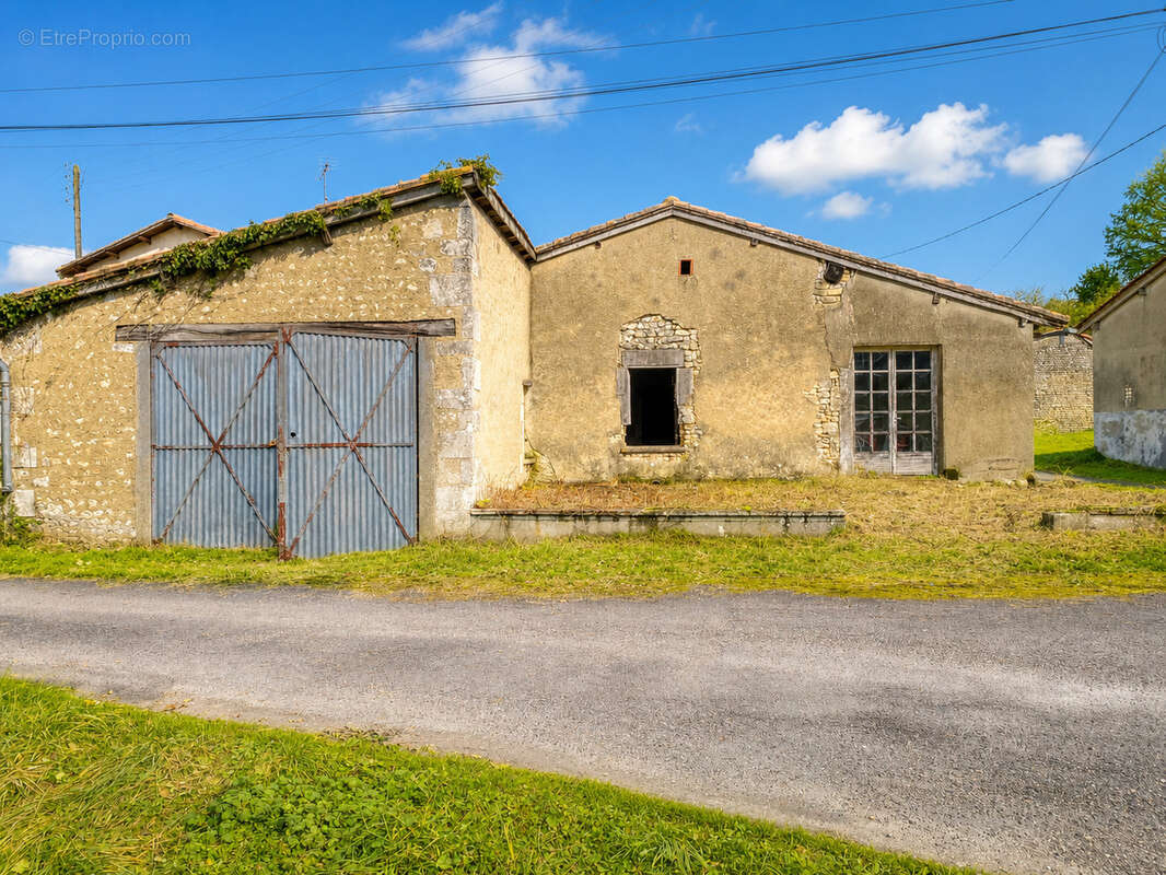 Maison 114 m² à Deviat  - photo 4