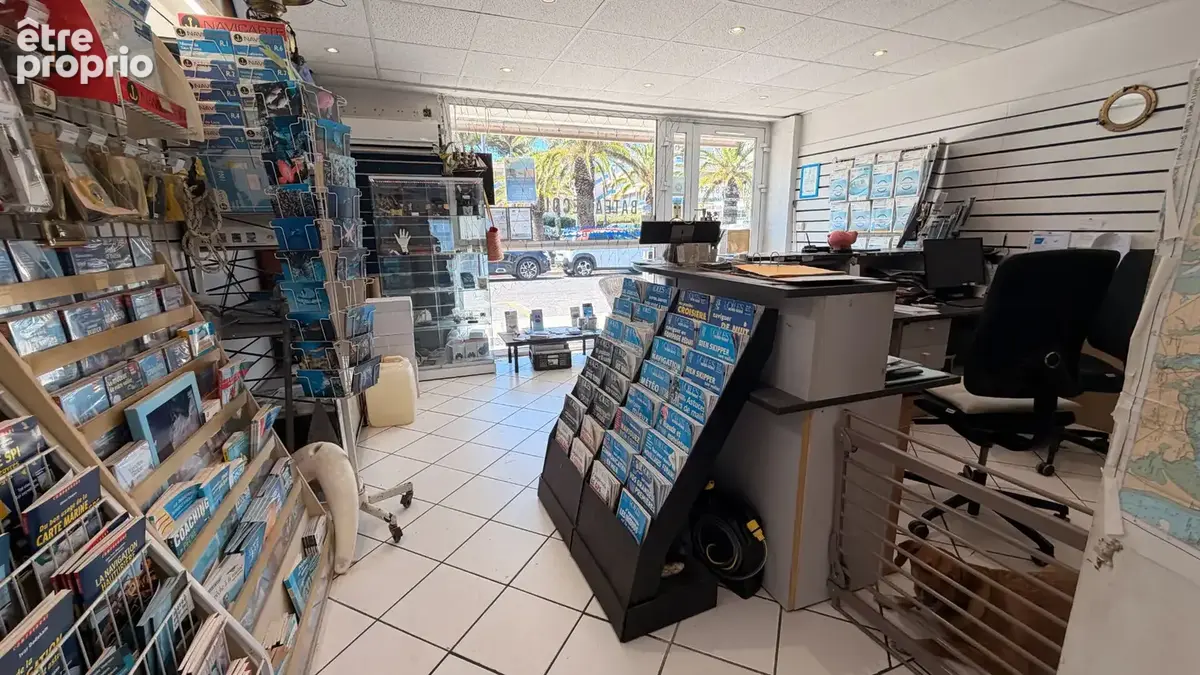 A vendre fonds de commerce bateau ecole 57 m2 idealement situe sur le port dans le nouveau centre commercial du tourisme a hyere - photo 5