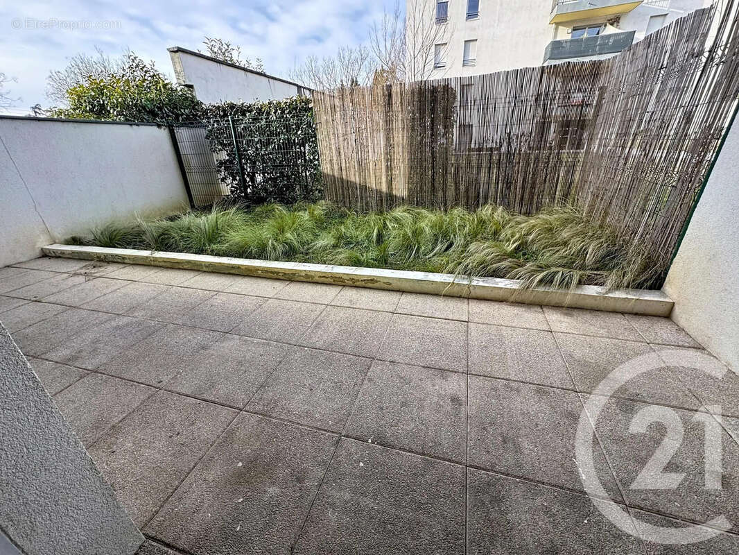 Appartement à DECINES-CHARPIEU