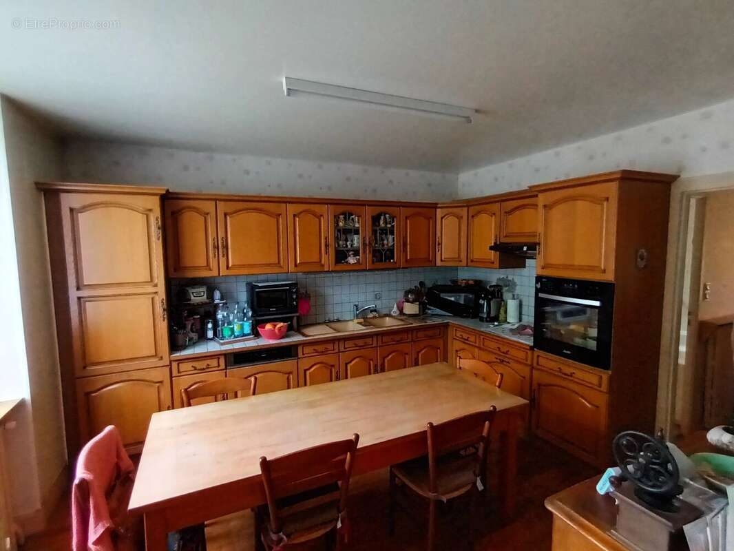 Appartement 111 m² à Montceau-Les-Mines  - photo 3
