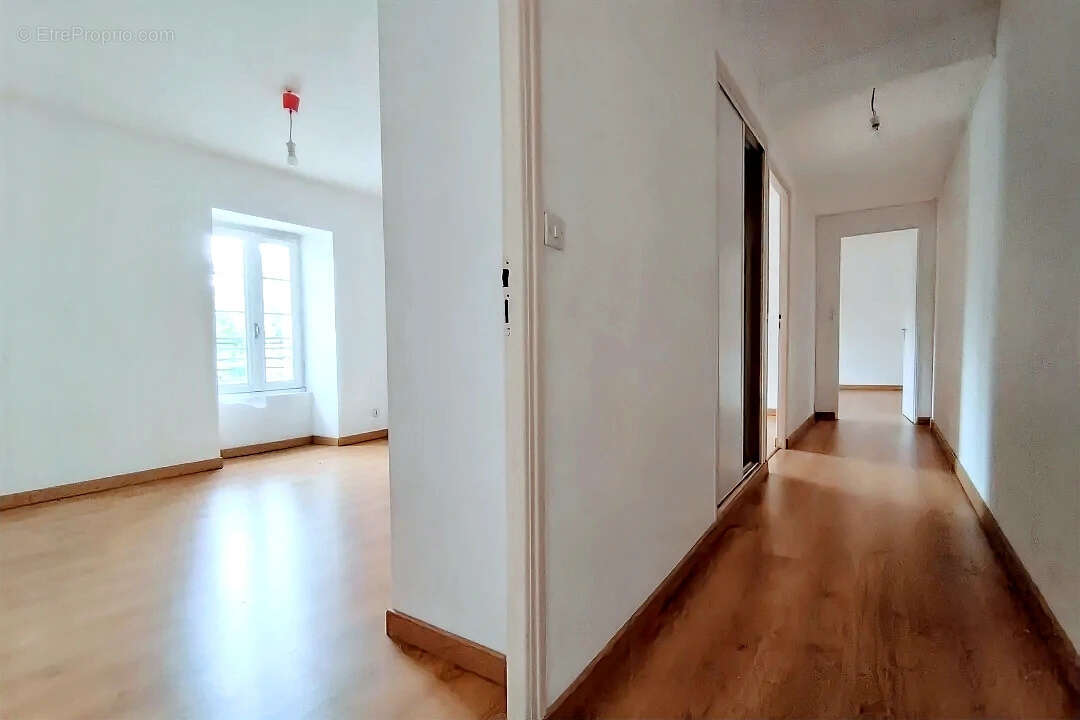 Maison à LEGE