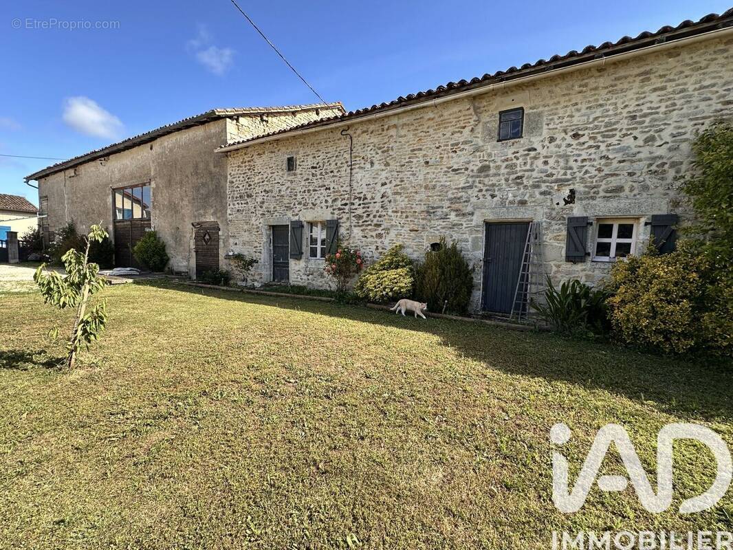 Photo 1 - Maison à SAUZE-VAUSSAIS