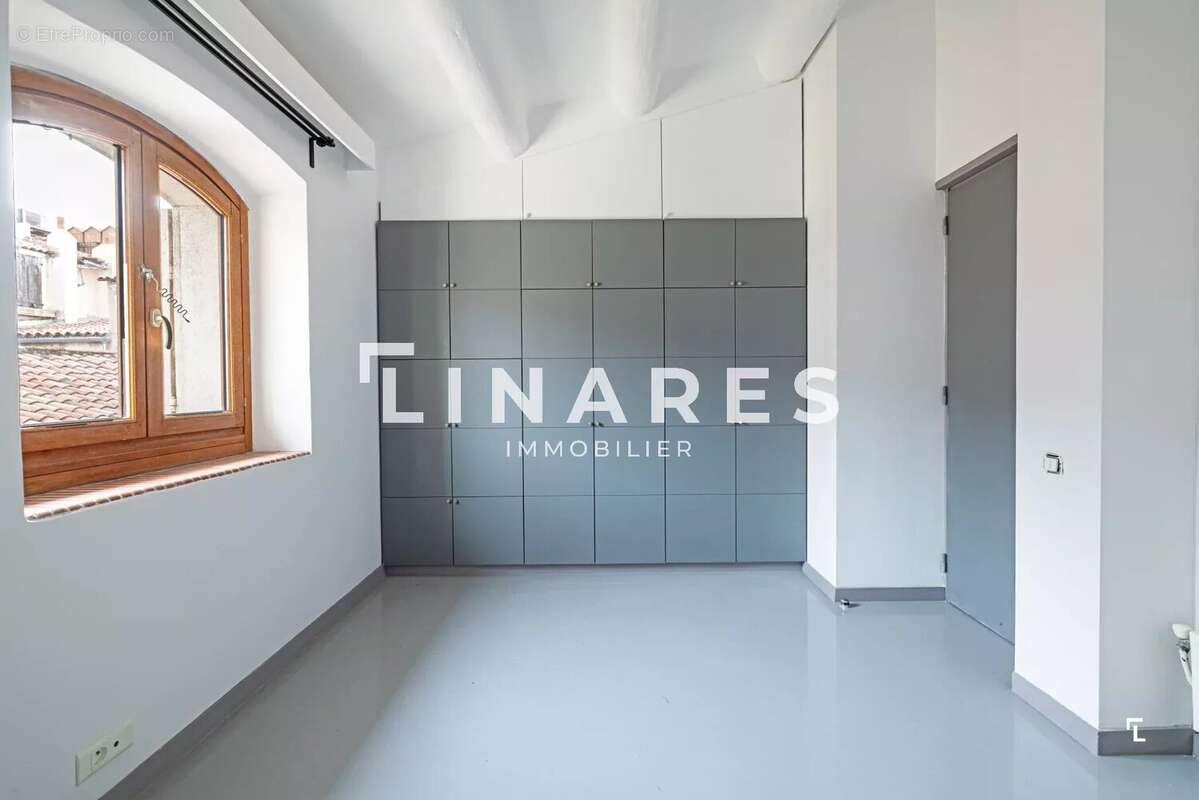 Appartement à MARSEILLE-1E