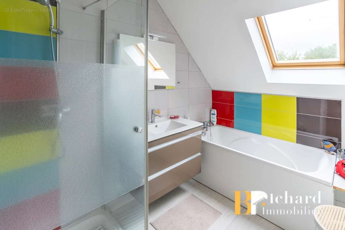 Entre Laon et Marle – Pavillon récent avec loft, atelier et jardin clos - photo 8