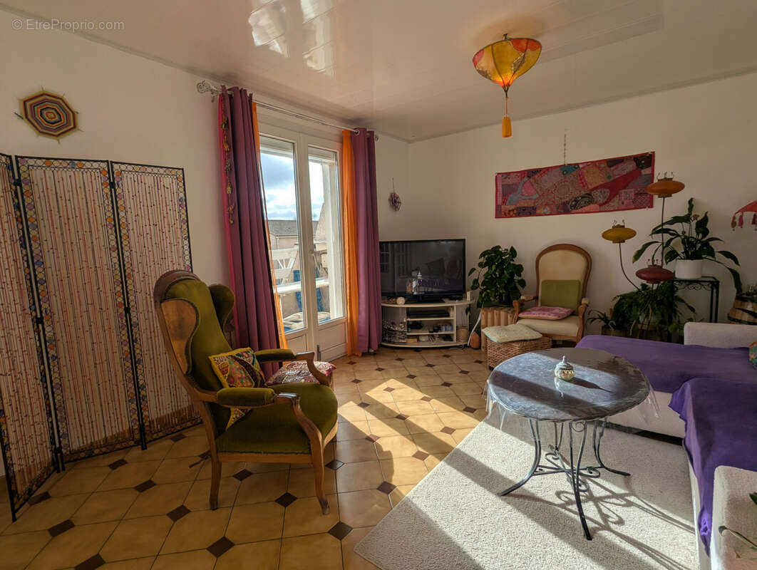 Maison à COURSAN