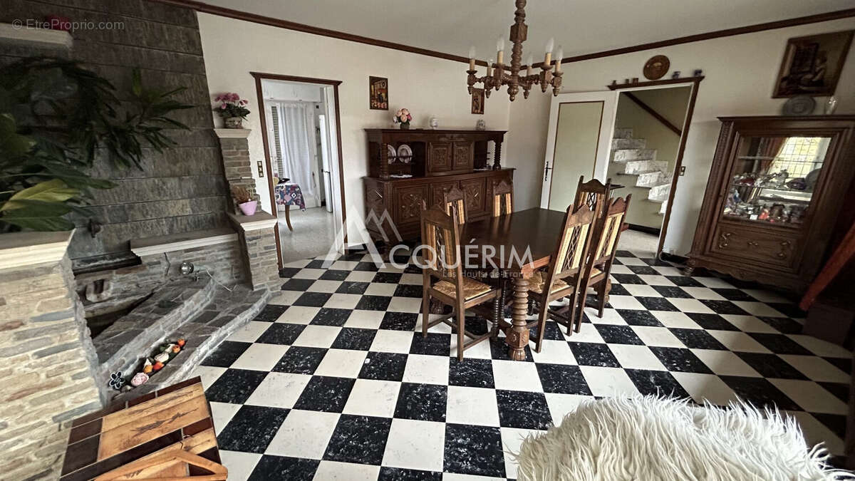 Maison à OSTRICOURT