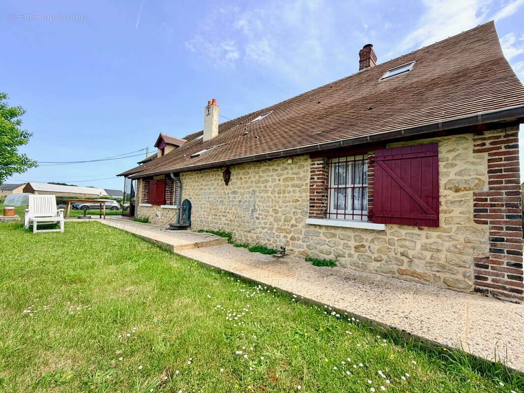 Maison à LE MELE-SUR-SARTHE