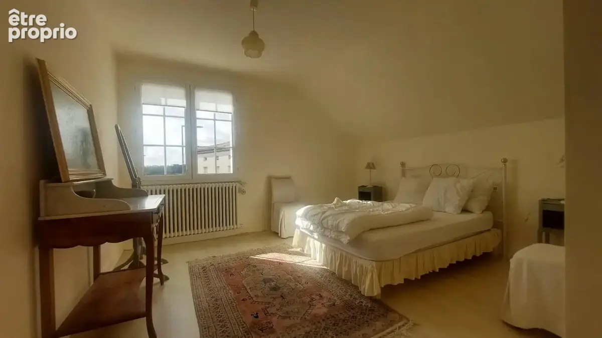 Maison 10 pièces 190 m² à vendre à Nueil-Les-Aubiers (79250) - photo 10