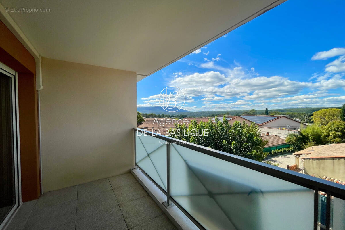 Appartement à SAINT-MAXIMIN-LA-SAINTE-BAUME