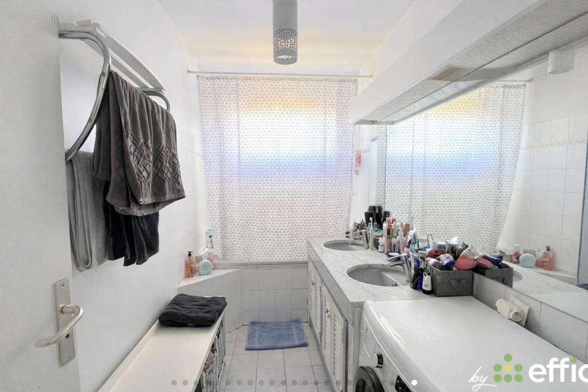 Appartement à MARSEILLE-9E