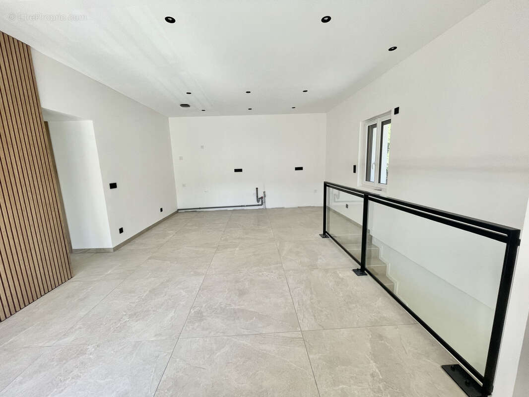 Appartement à COGNIN