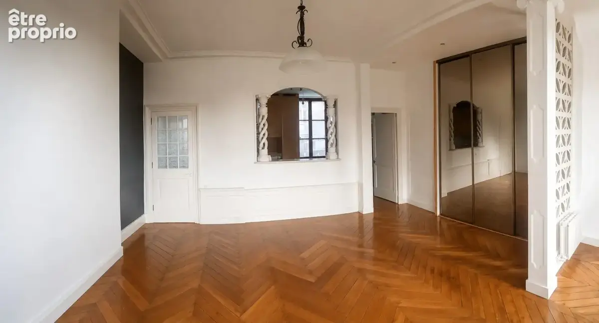 Appartement 5 pièces 185 m² à vendre à Orleans (45000) - photo 2