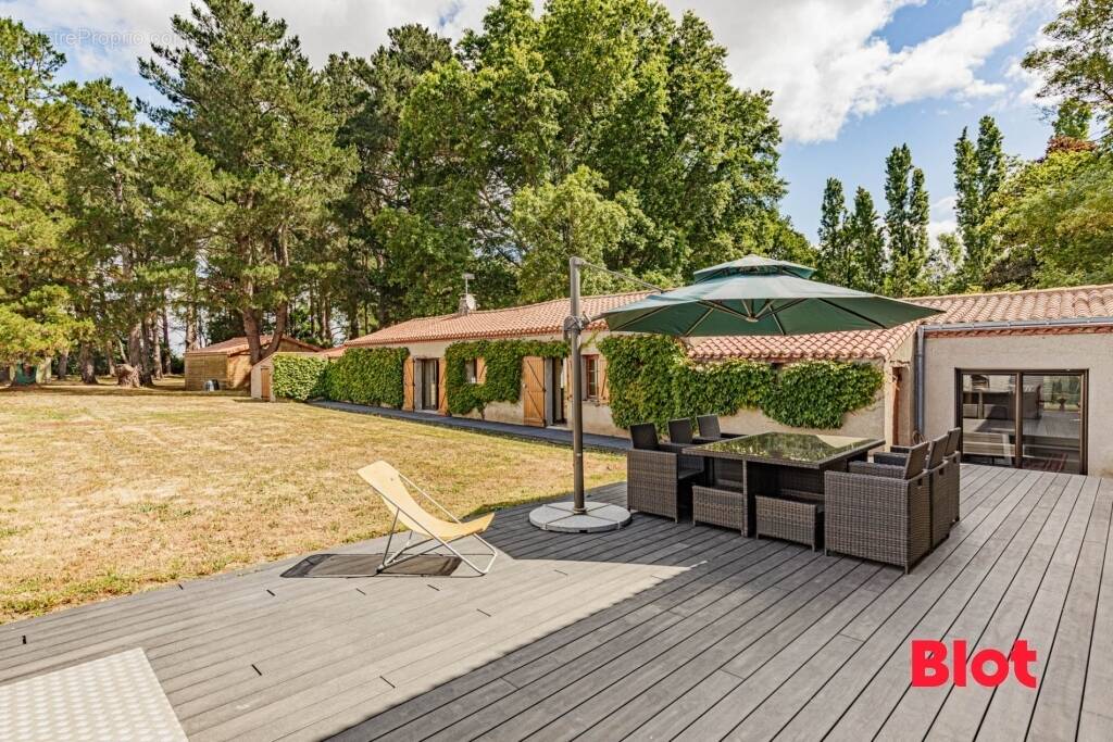 Maison à SAINT-JULIEN-DE-CONCELLES