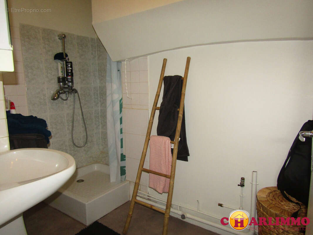 Appartement à SAINT-VICTURNIEN