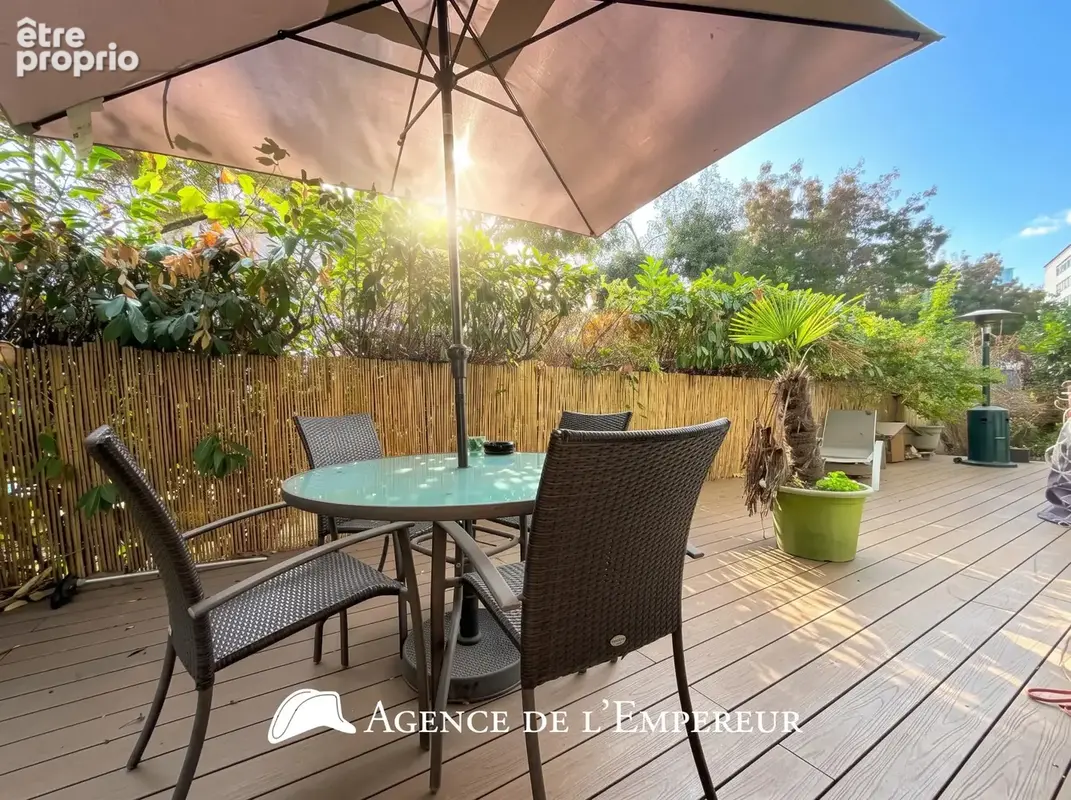 4 pièces - terrasse 56 m2 - 2 parkings et cave. Résidence Villa Racine - photo 3
